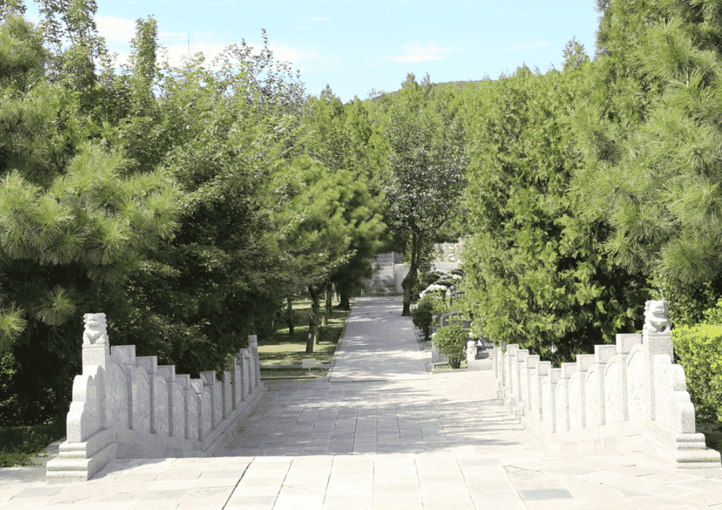 龙泉公墓