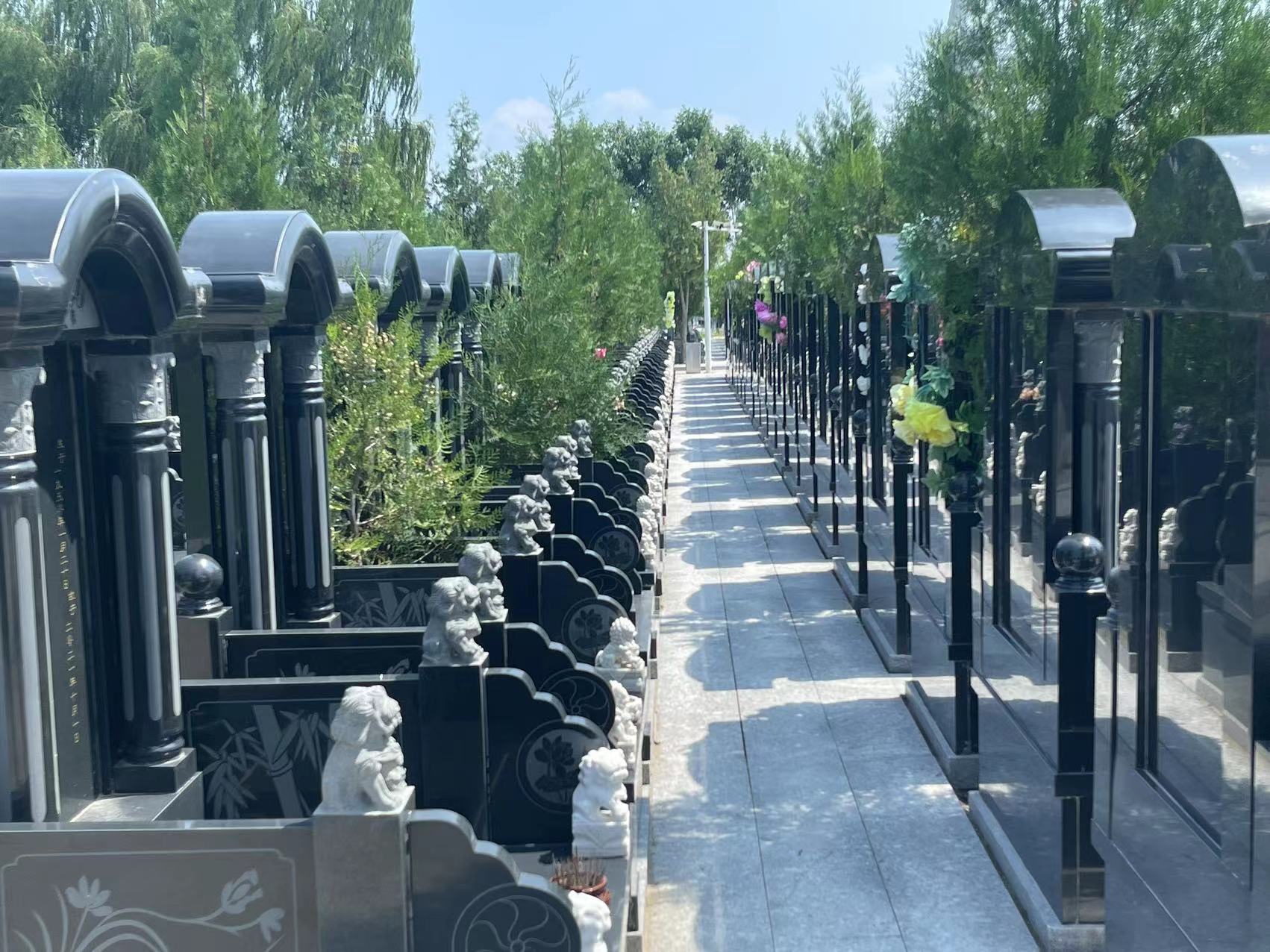  环湖生态园价格高吗？是北京哪个区的墓地？